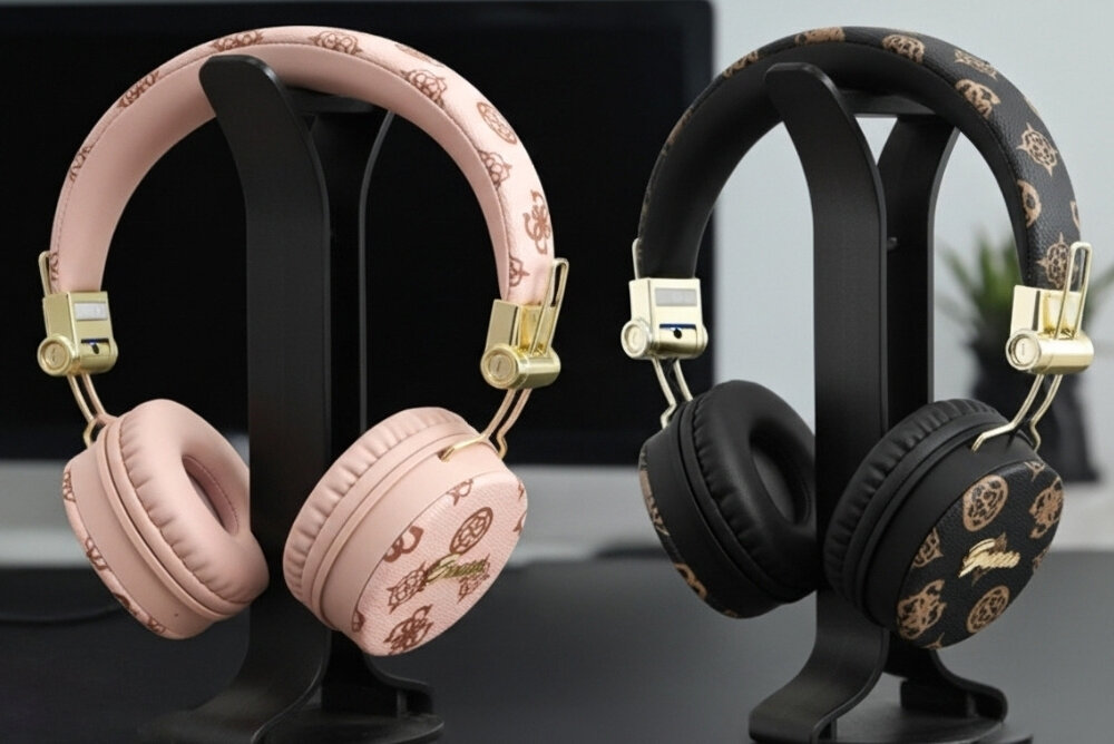 Słuchawki nauszne GUESS GUBH70EPOSMW
			kobieta ze słuchawkami na uszach, Elegancja i dźwięk