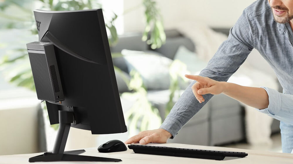 Komputer ACER Revo Box RB610 i5-1335U 16GB RAM 1TB SSD Wi-Fi łączy w sobie pełną funkcjonalność desktopa
					i niewielkie wymiary ok. 17,8 x 17,8 x 3 cm opcja montażu w standardzie VESA