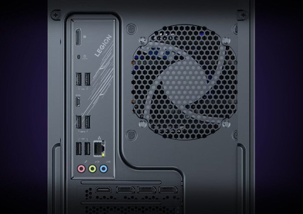 Komputer LENOVO Legion T5 26IRX9 Tylna część komputera przedstawiająca zestaw złączy, takich jak porty USB, Ethernet, audio oraz wyjścia DisplayPort i HDMI, porty, złącza, podłączenie