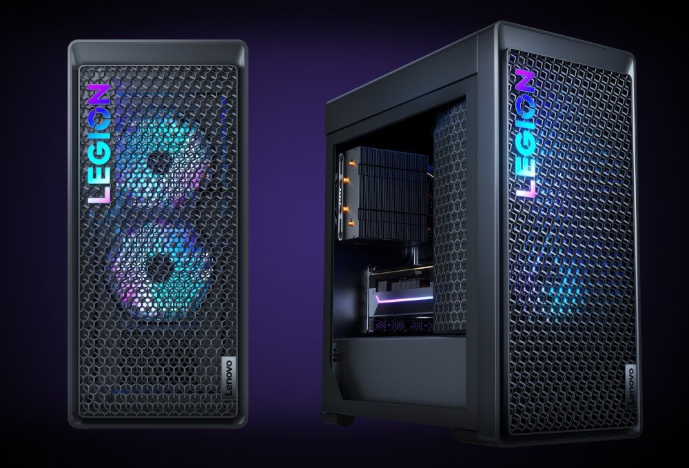 Komputer LENOVO Legion T5 26IRX9 Dwa ujęcia komputera – jedno przedstawia przednią część z dwoma dużymi wentylatorami widocznymi przez siatkę obudowy, a drugie pokazuje komputer z boku, szklany panel boczny, podświetlenie ARGB, efekty