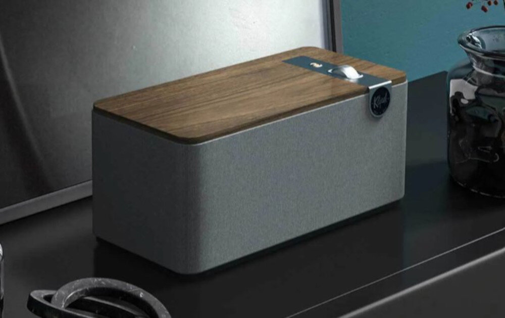Kolumna głośnikowa KLIPSCH The One Plus - Elegancki design i luksusowe materiały, głośnik stojący na komodzie