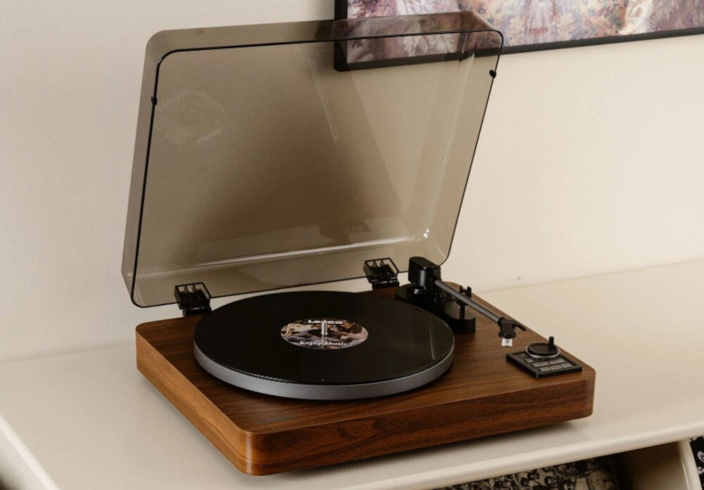 Gramofon LENCO LBTA-165BK - Muzyka przez Bluetooth, gramofon stojący na komodzie