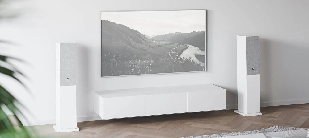 Kolumna głośnikowa AUDIO PRO A48 zestaw stereo 320W aktywne głośniki podłogowem, kolumny stojące obok szafki w pomieszczeniu