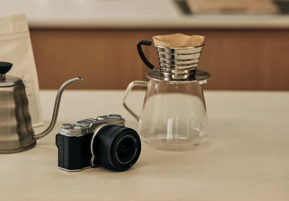 Aparat FUJIFILM X-M5 szybkie przesyłanie plików USB-C mobilność udostępnianie