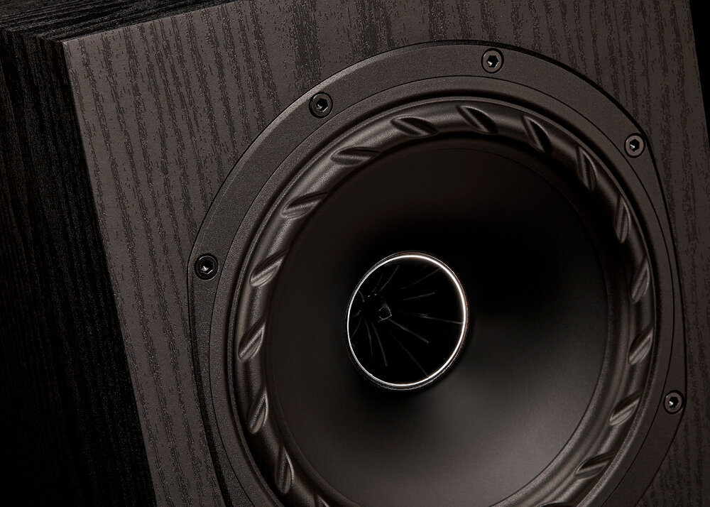 Podłogowa kolumna głośnikowa FYNE AUDIO F501E - Jakość dźwięku, płyta MDF