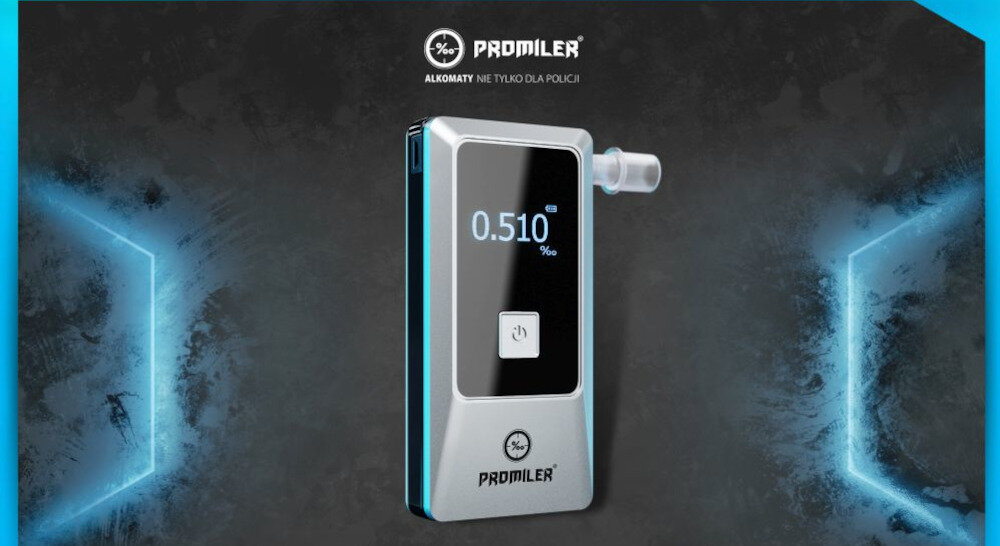 Alkomat PROMILER iSOBER 70 prezentacja lifestyle baner rekla na1 czarnym tle
