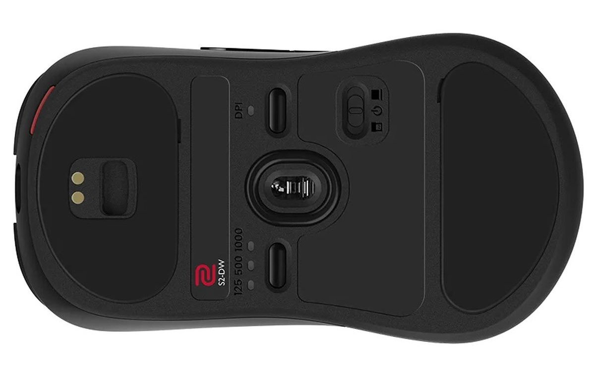 ZOWIE S2-DW sześć poziomów czułości: 400, 800, 1000, 1200, 1600 oraz 3200 DPI dopasowanie precyzji Częstotliwość raportowania 125 Hz do aż 4000 Hz - mysz od przodu na białym tle