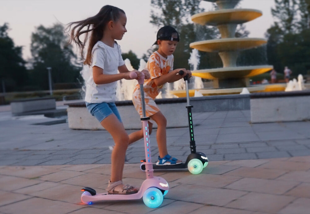 Hulajnoga dla dzieci SUN BABY Lumiride J02.025.0.1 Czarny regulowana wysokosc kierownicy w zakresie od 64 do 81 cm komfort ergonomia miekkie rekojesci z materialu TPR