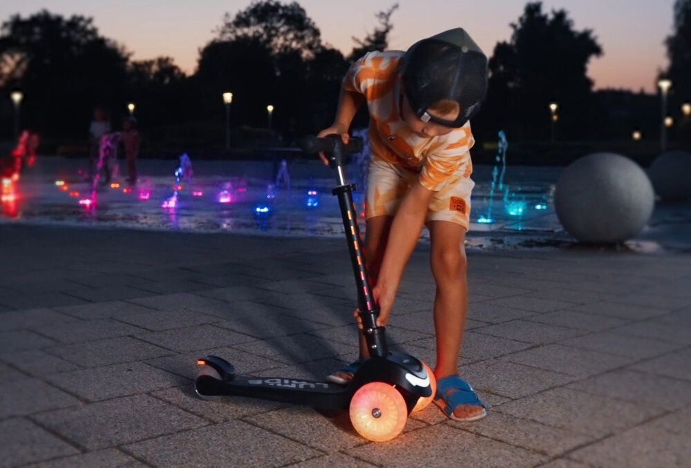 Hulajnoga dla dzieci SUN BABY Lumiride J02.025.0.1 Czarny skladna konstrukcja latwe przechowywanie i przenoszenie zajmuje niewiele miejsca