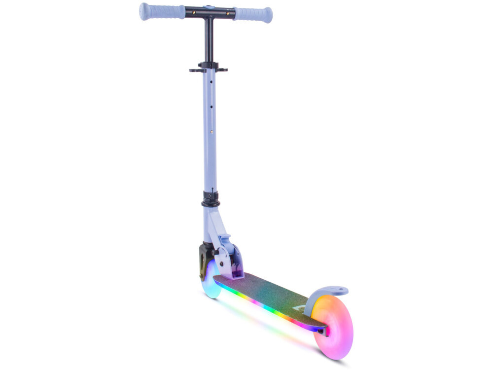 Hulajnoga dla dzieci SUN BABY Lumiride J02.026.0.4 Niebieski hulajnoga widoczna od tyłu zbliżenie na hamulec bezpieczeństwo tylny hamulec nożny docisnąć do tylnego koła kontrola nad pojazdem dostosowanie prędkości