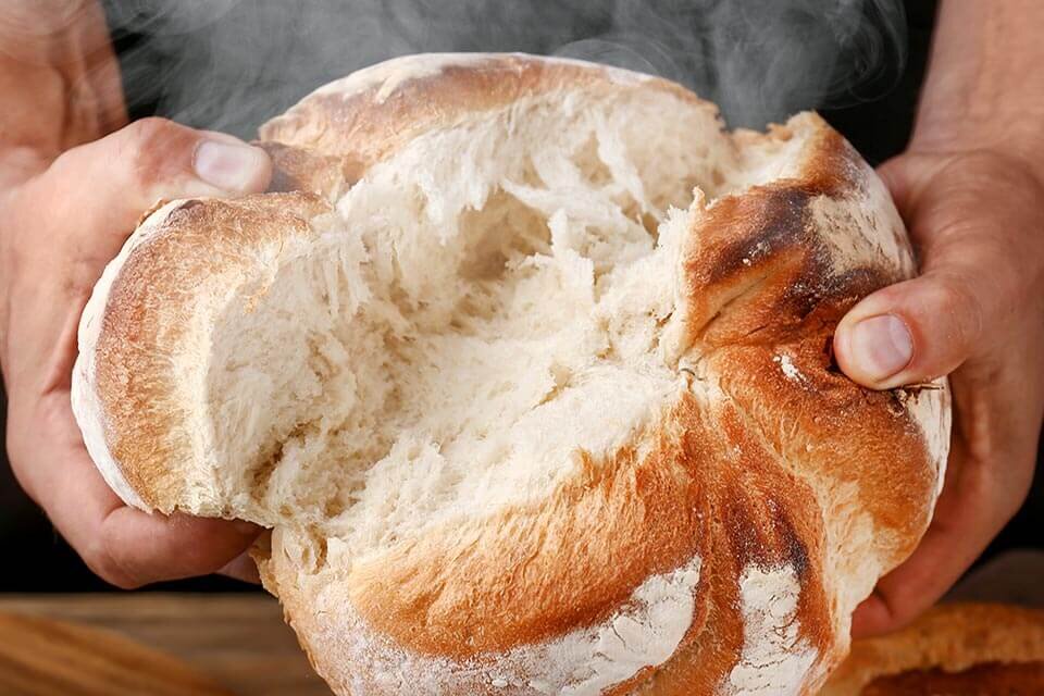 łatwe rozmrażanie pieczywa, by smakowało jak po wyjęciu z pieca