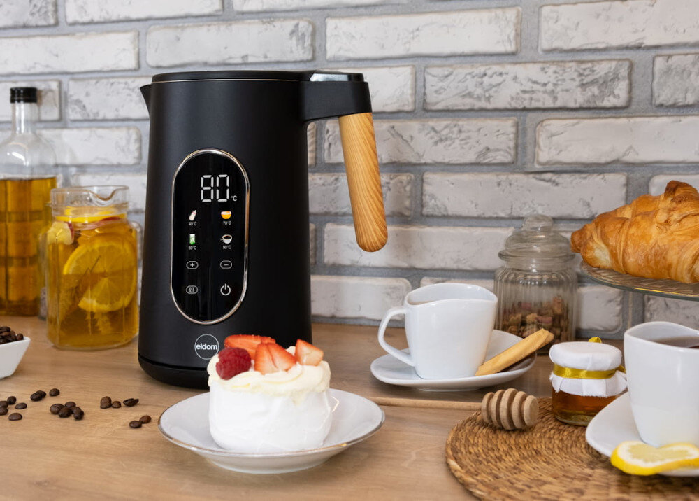 Czajnik ELDOM C550 Wald z regulacją temperatury zdjęcie lifestyle 5 gotowych programów Zapisane programy temperatury 