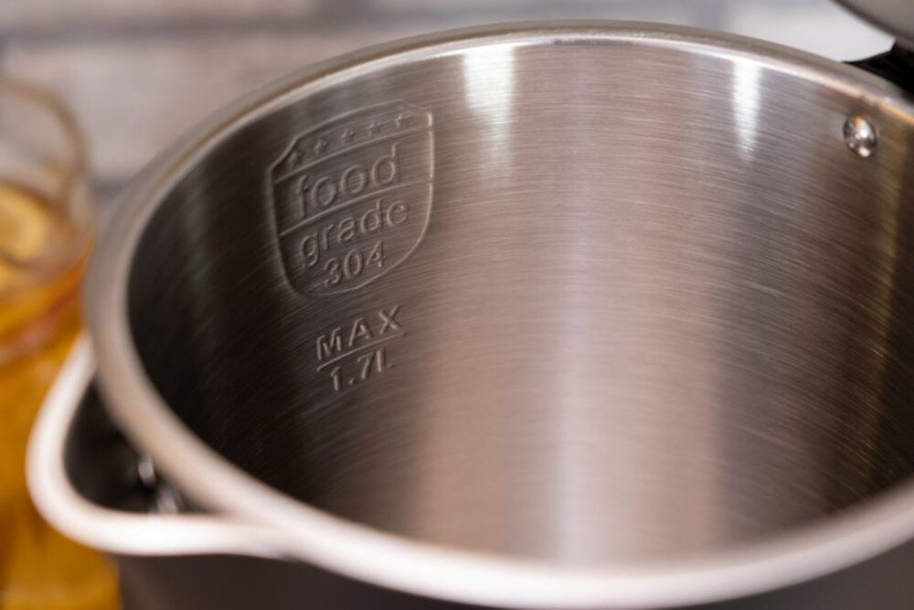 Czajnik ELDOM C550 Wald z regulacją temperatury zdjęcie lifestyle Pojemność 1,7 l