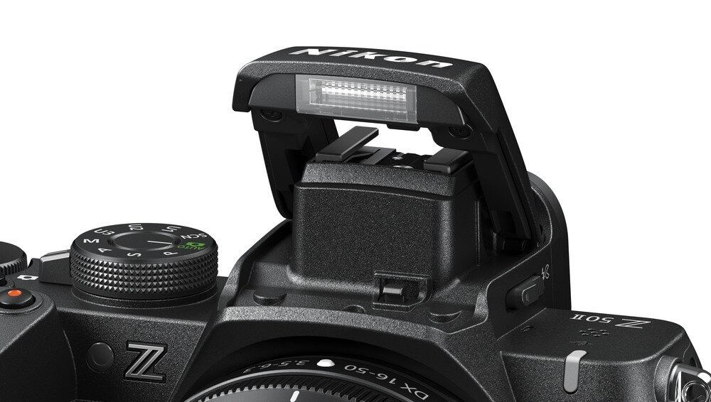 Aparat NIKON Z50II oświetlony