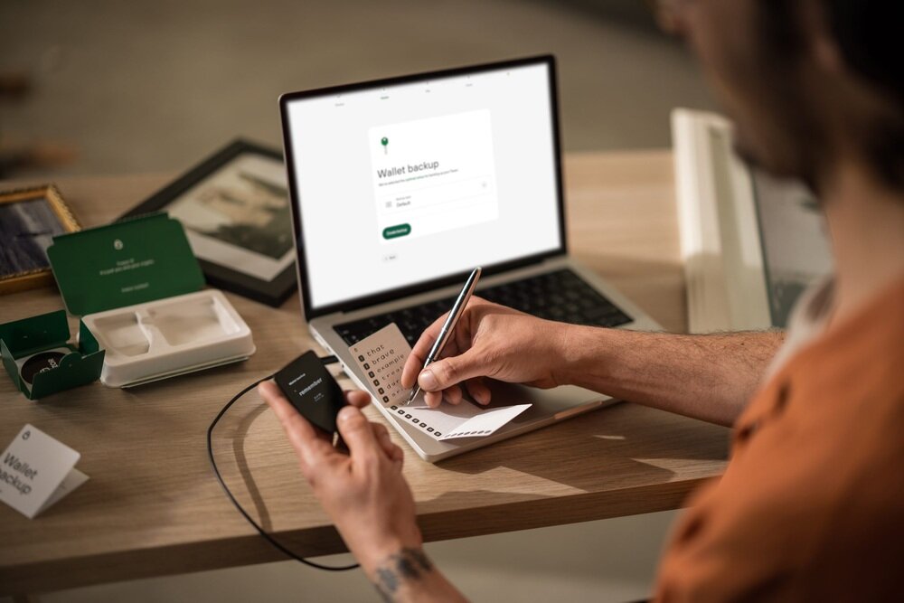 Portfel kryptowalut TREZOR Safe 5 offline