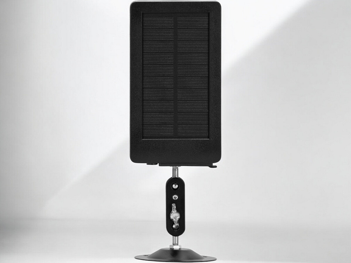 Panel słoneczny REDLEAF RD3019 Pro, montaż, teren, oszczędność, panel sztywny, Panel Redleaf na uchwycie, frontalny widok powierzchni słonecznej i płaskiej podstawy montażowej.