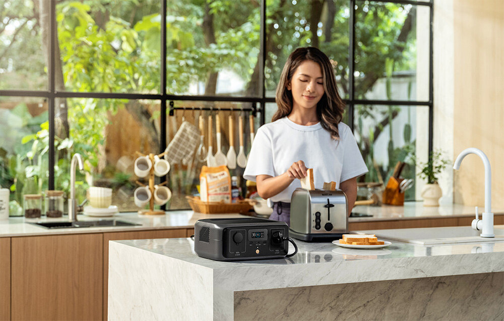 Stacja zasilania EcoFlowRiver 3 UPS UPS 245Wh Bank energii innowacyjny azotek galu GaN wieksza efektywnosc energetyczna mniejsze straty energii praktyczne rozwiazanie