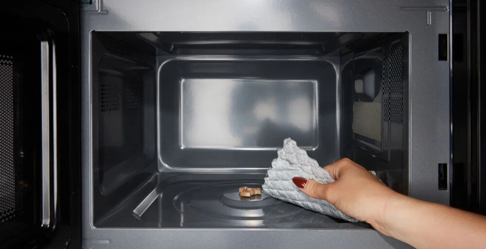 KUCHNIA MIKROFALOWA HISENSE H20MOBS4H łatwe czyszcznie