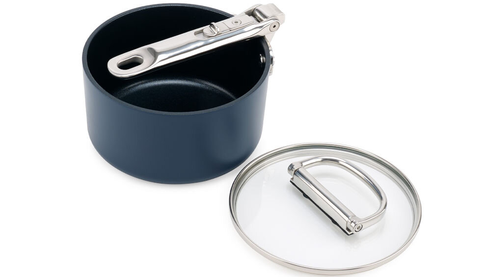 JJ-Rondel 19cm ze składanym uchwytem+pokryw. Space rondel składana rączka pokrywka obok rondelka kolor niebieski białe tło
