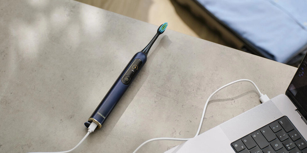 Szczoteczka soniczna SENCOR SOC 5010BL Niebieski Skuteczne szczotkowanie Technologia Quadpacer cztery równe części równomierne i dokładne czyszczenie prędkość zanieczyszczenia