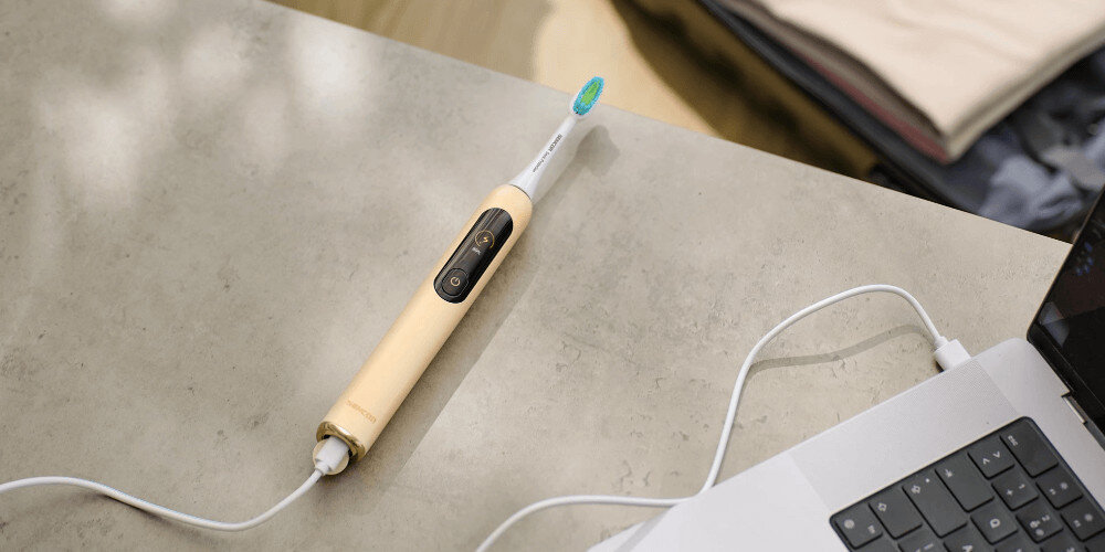 Szczoteczka soniczna SENCOR SOC 5011GD Złoty Skuteczne szczotkowanie Technologia Quadpacer cztery równe części równomierne i dokładne czyszczenie prędkość zanieczyszczenia