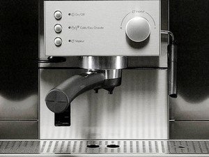 Regulowany system spienienia mleka