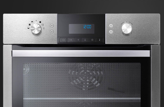 Widok panelu sterowania i rączki w zbliżeniu