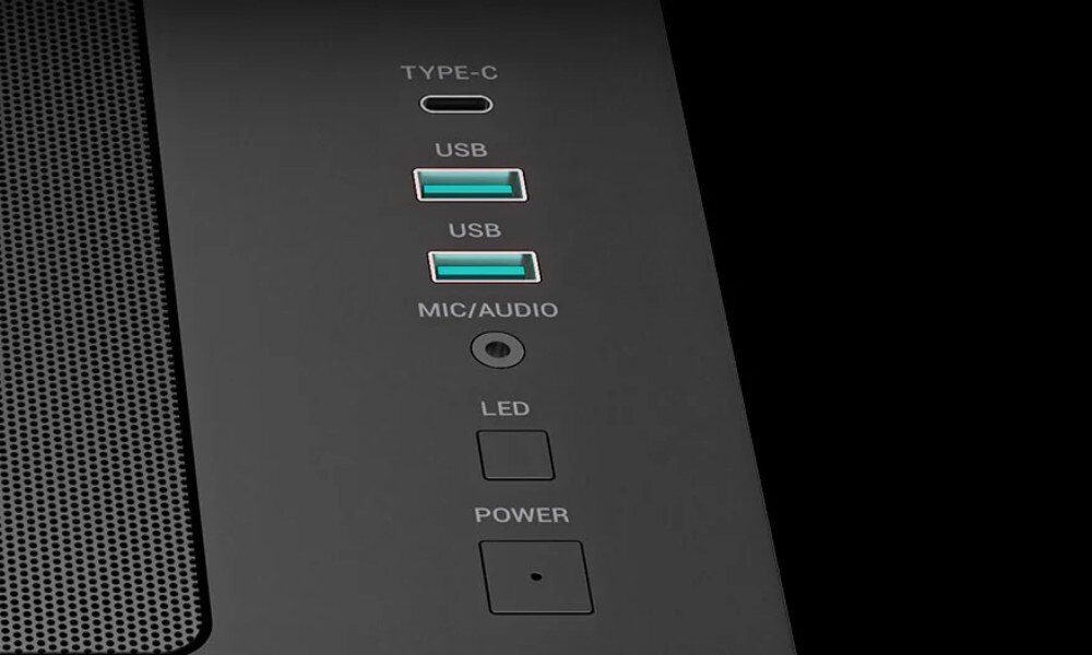 Obudowa DEEPCOOL CG530 4F Zbliżenie na panel złącz i przycisków obudowy, pokazujące od góry: port USB Typu C, dwa porty USB, gniazdo audio 2-w-1, kwadratowy przycisk sterowania podświetleniem 'LED' i większy kwadratowy przycisk 'POWER', z jasnymi napisami identyfikującymi