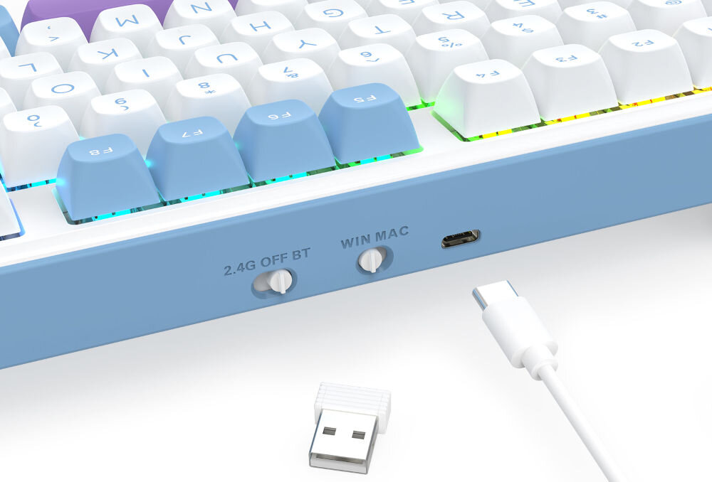 Klawiatura REDRAGON K707WBP-RGB-PRO StarBlade wszechstronność połączeń dzięki trzem różnym trybom
połączenia - tryb bezprzewodowy 2,4 GHz, Bluetooth, przewodowy za pomocą odłączanego kabla USB-A / USB-C o długości 1,5 m
(przewód w zestawie)
wbudowany akumulator o pojemności 4000 mAh oferujący do kilku dni pracy bez potrzeby ładowania, produkt na białym tle,
kabel zakończony wtyczką USB-C, adapter USB-A 2,4 GHz, przełączniki zmiany trybu oraz platformy