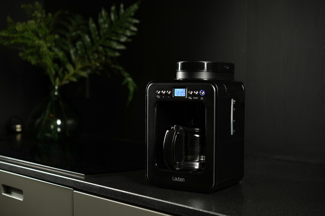 Ekspres LAUBEN Grind & Drip Coffee Maker 600BB wygląd design tło prezentacja wizualizacja jak z kawiarni