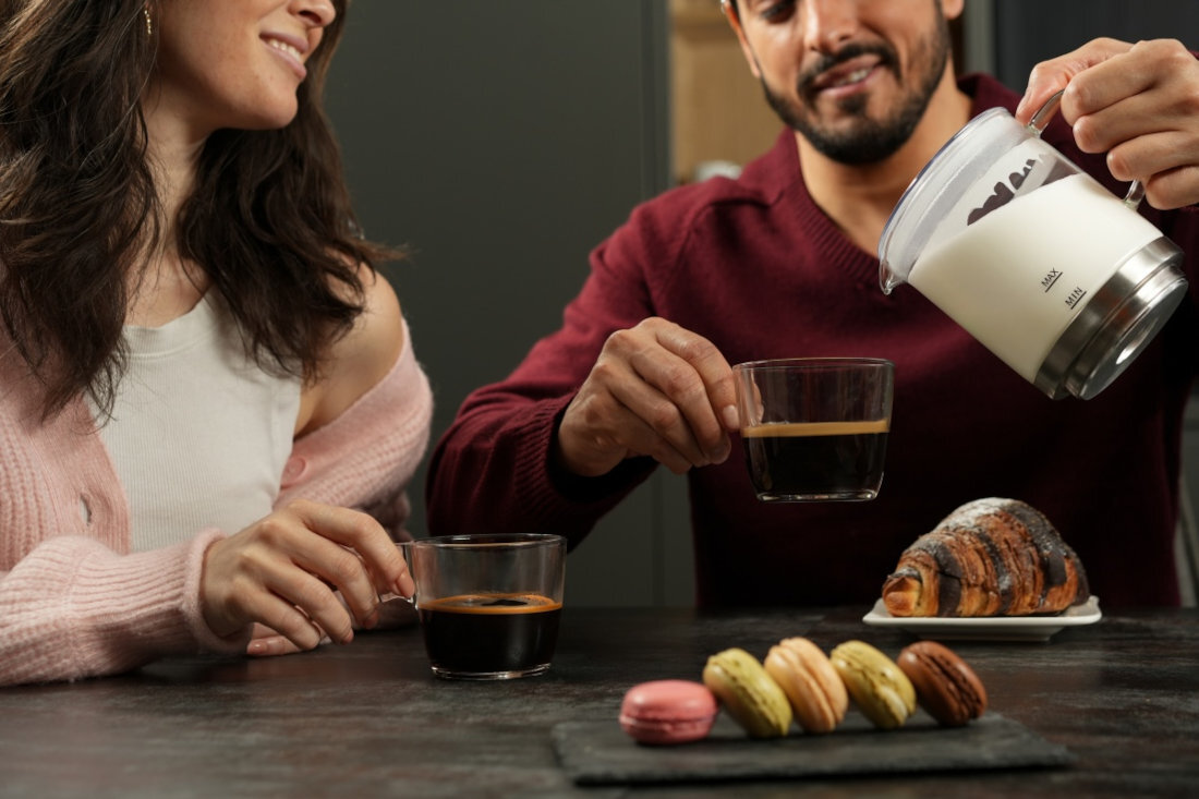 Spieniacz do mleka LAUBEN Glass Milk Frother 600BG Baristyczna jakość w domu gładka kremowa piaanka kawa rytuał aromat cztery tryby spienianie na ciepło na zimno  mieszanie podgrzewanie do gorącej czekolady  od klasycznego cappuccino po czekoladową rozkosz dostosowanie
