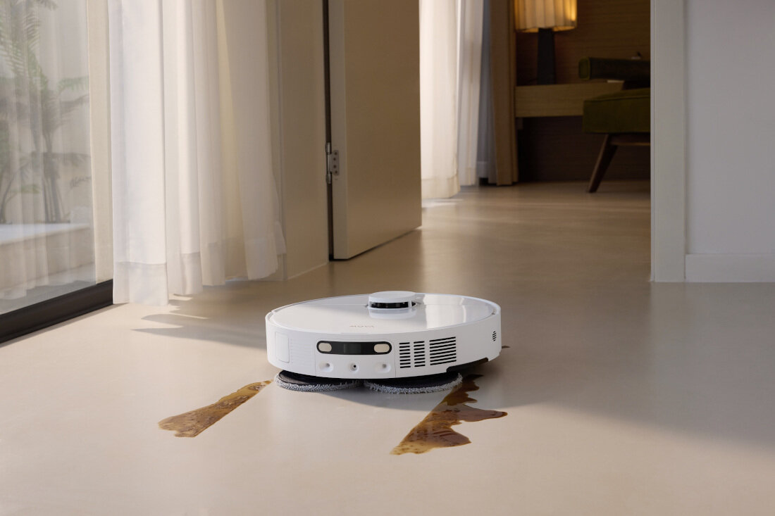 Robot sprzątający DREAME Mova P10 Ultra zdjęcie lifestyle  Długi czas pracy do 300 minut pracy około 300 minut  Pojemnik na kurz o pojemności 0,3 l  poziom hałasu wynoszący 59 dB 