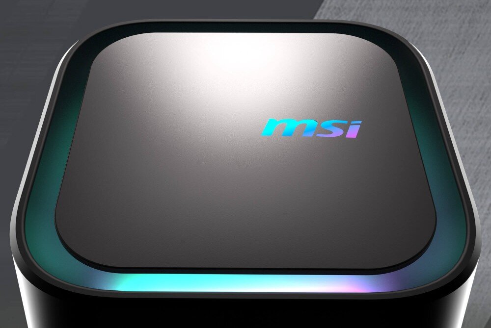 Chłodzenie wodne MSI MAG CoreLiquid A13 360 Zbliżenie na blok wodny z podświetlanym logo 'msi' i kolorową obwódką świetlną, podświetlenie, efekty