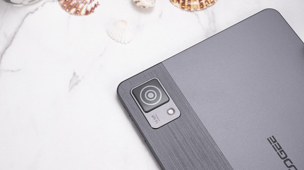 Tablet DOOGEE T40 GPS, Beidou, Galileo, Glonass i A-GPS tablet na biurku 