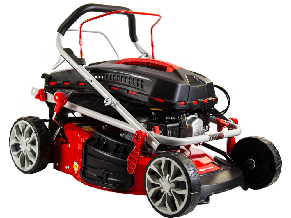 Kosiarka spalinowa GREENSO KS46-G150N Ducar DV150 z napędem 460mm 2.6kW kosiarka na białym tle ze złożonym uchwytem wygoda komfortowy uchwyt pokryty miękkim wykończeniem pewny chwyt ochrona przed odciskami i otarciami możliwość złożenia uchwytu oszczędność miejsca wygodne przechowywanie