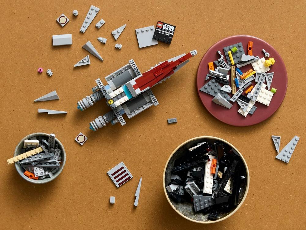 LEGO 75404 Star Wars Krążownik szturmowy typu Acclamator spędzanie czasu kreatywne myślenie budowanie modelu