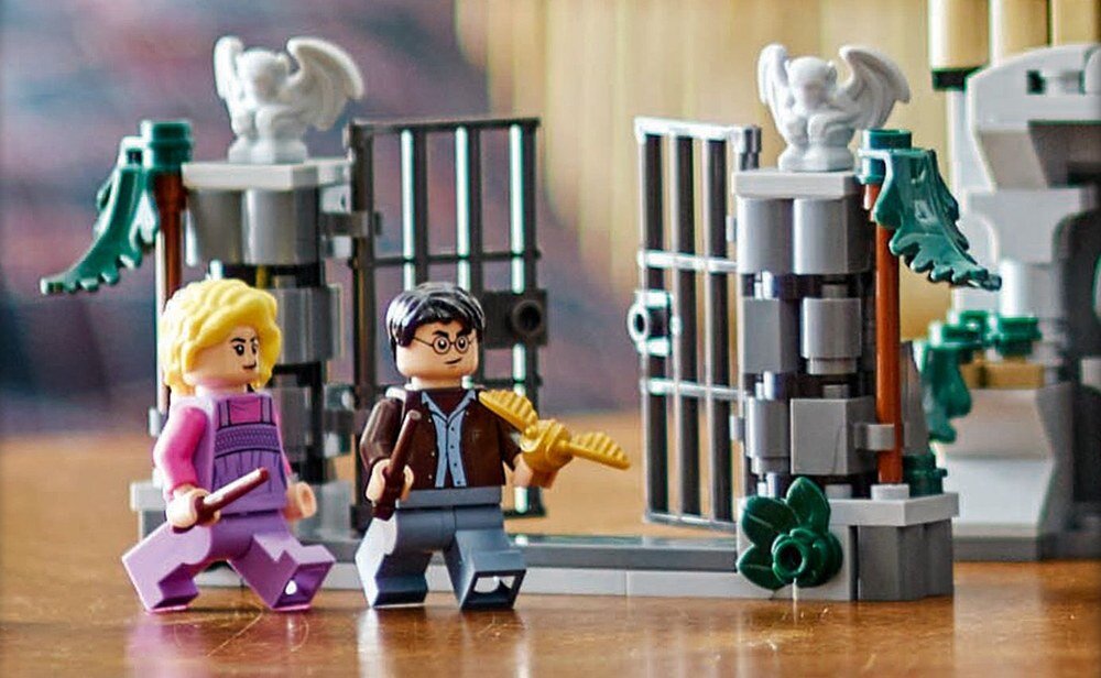 LEGO 76453 Harry Potter Dwór Malfoyów figurki brama dworu
