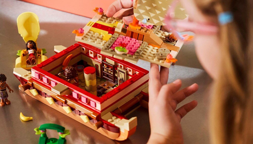 LEGO 43270 Disney Princess Kajakowa przygoda Vaiany dziecko bawi się zestawem funkcje figurki zabawa lina lei hulu łódź z podwójnym kadłubem żagiel