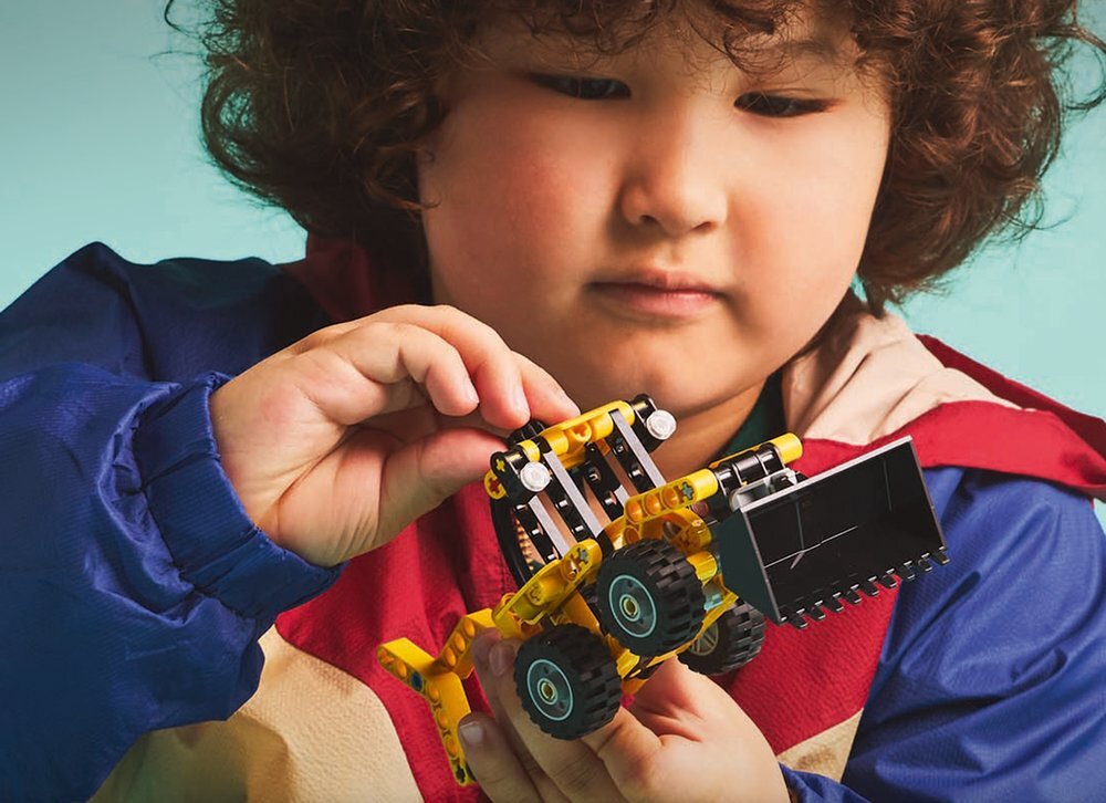 LEGO 42197 Technic Koparko-ładowarka pomysł na prezent dziecko z koparką