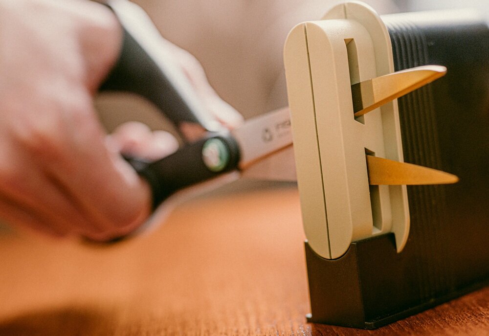 Nożyczki uniwersalne FISKARS Functional Form dla praworęcznych ergonomiczne 17 cm rękojeść z recyklingu, stabilny i wygodny chwyt, mniejsze zmęczenie dłoni