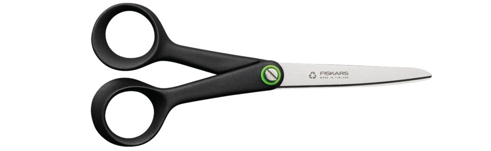 Nożyczki uniwersalne FISKARS Functional Form dla praworęcznych ergonomiczne 17 cm z materiałów z recyklingu, funckjonalność, ręczne wykończenie
