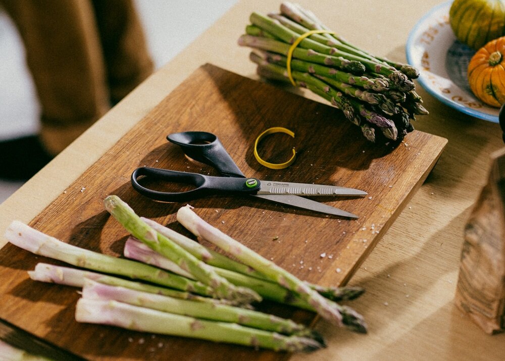 Nożyczki kuchenne FISKARS Functional Form ząbkowane dla praworęcznych 21 cm kv początek opisu