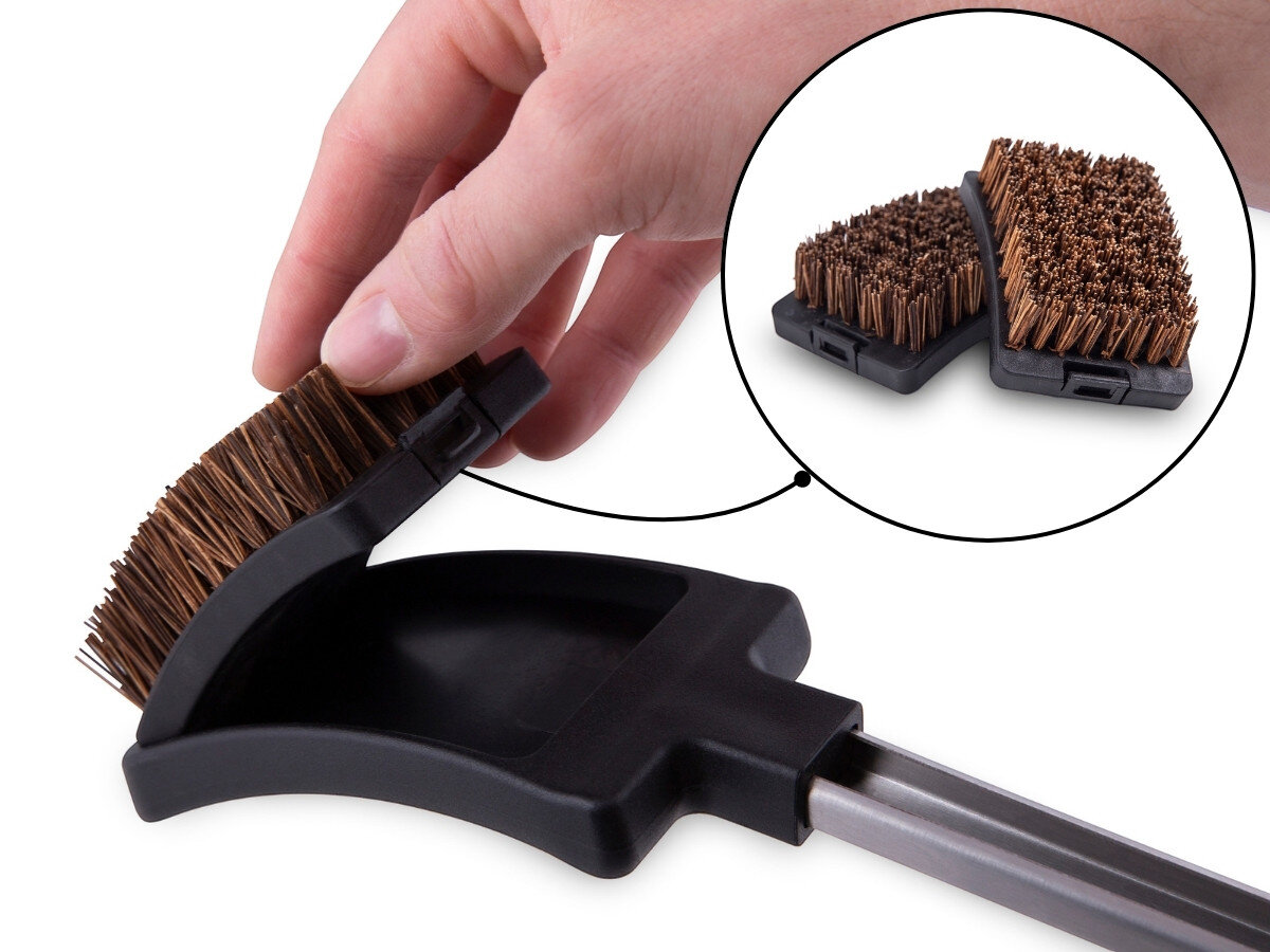 Szczotka do grilla BROIL KING Baron 64038, głowice, wymienne, zestaw, trwałość, Szczotka do czyszczenia grilli Broil King z wymiennymi końcówkami: długi model z dwiema szczotkami i blokadą na białym tle.