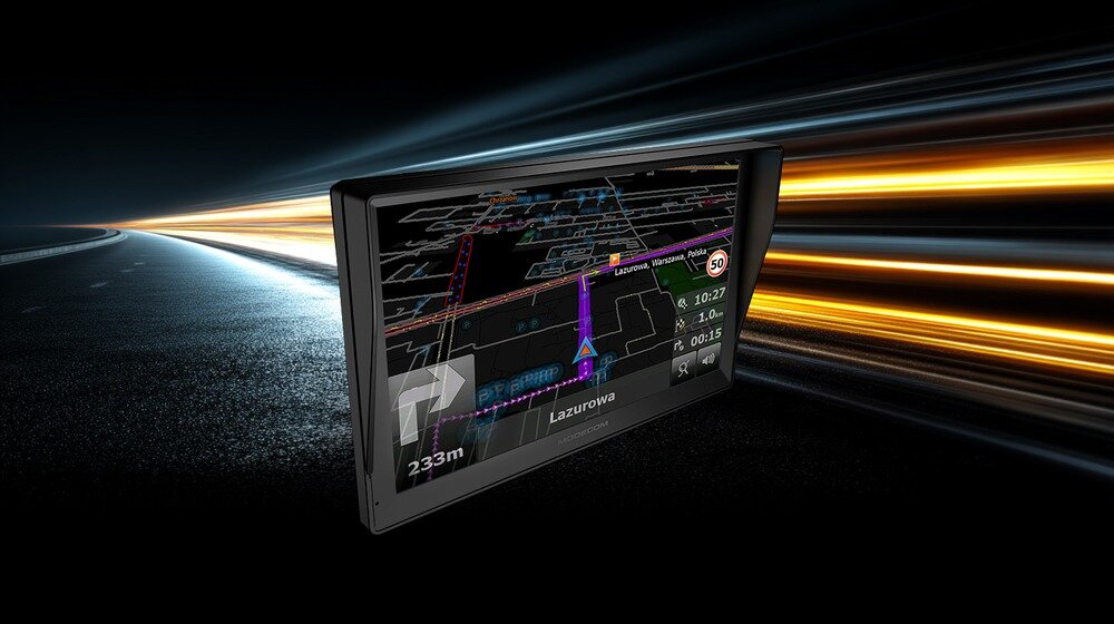 Nawigacja do ciężarówki MODECOM FreeWAY CX 9.3 na tle nocnej drogi
