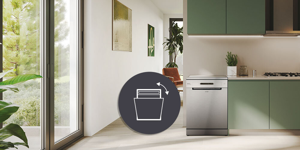 ZMYWARKA CANDY CF 3C7L1S lifestyle kuchnia zabudowa front infografika okno balkonowe zielone szafki roślina Automatyczne otwieranie drzwi naturalne suszenie bez uszkodzenia mebli