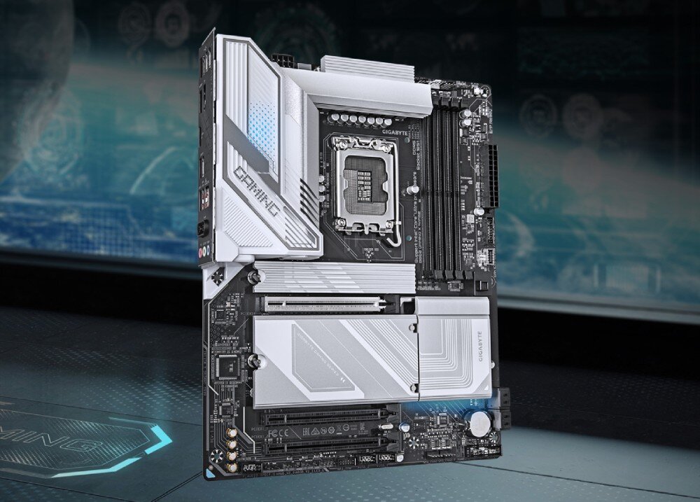 Płyta główna GIGABYTE B860 Gaming X WiFi6E Płyta główna z białymi i srebrnymi radiatorami ustawiona pionowo na tle futurystycznej grafiki, widoczna pełna konstrukcja z gniazdem procesora i slotami RAM, opis