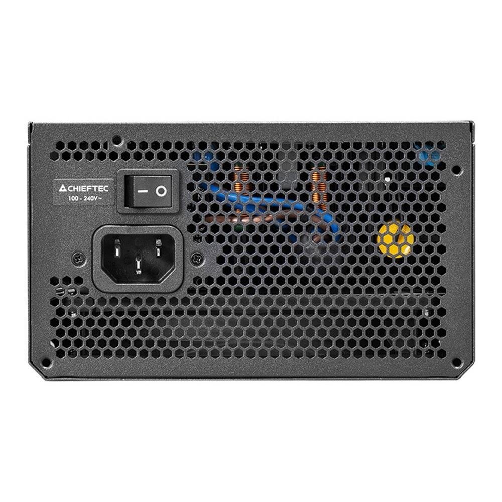 Obraz przedstawia tylną część zasilacza komputerowego z widocznym włącznikiem, gniazdem zasilania oraz logo \'CHIEFTEC 100-240V\'.