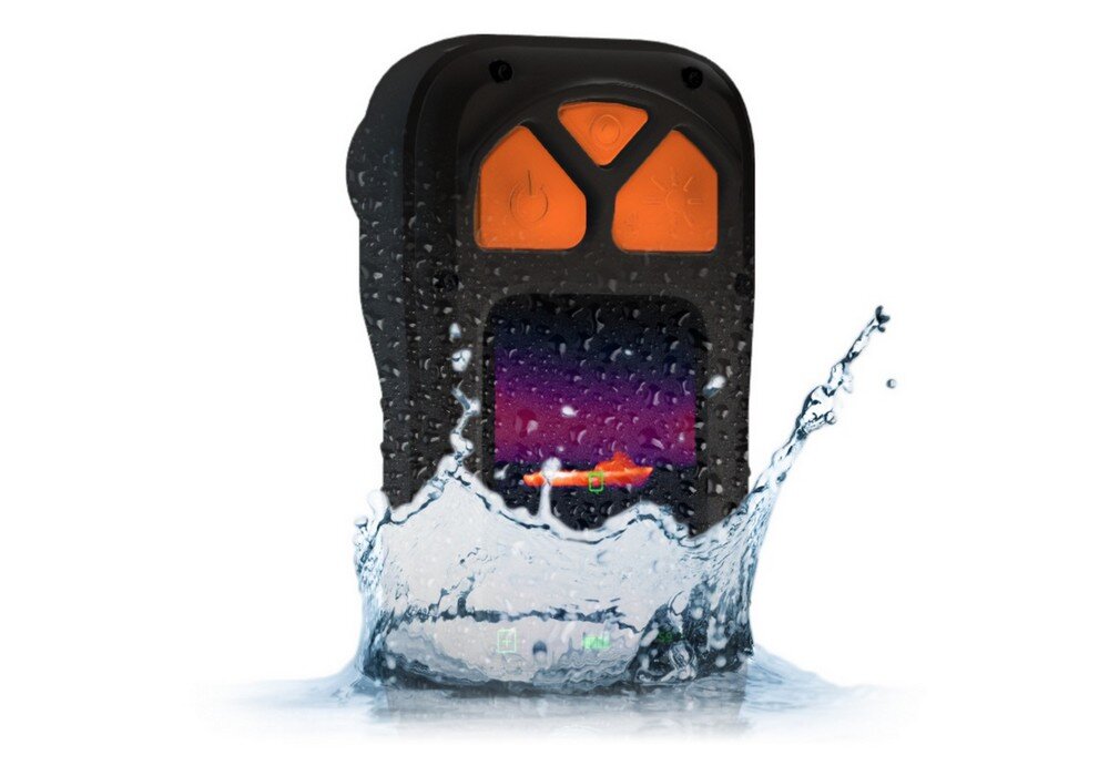 Kamera termowizyjna SEEK THERMAL Reveal 300 rozchlapuje wodę