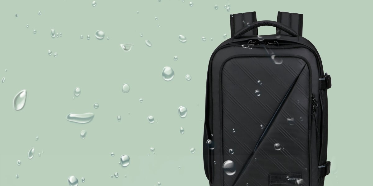 Plecak AMERICAN TOURISTER Take2Cabin Prime S Czarny, Odporność na deszcz, Wizualizacja plecaka w trakcie deszczu