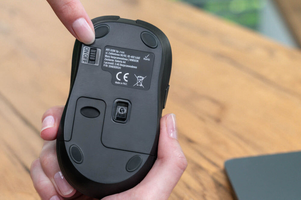 Mysz XQUANTUM WM503R Silent Szary widok od dołu przełącznik zmiana dpi 1000 1200 1600 dpi